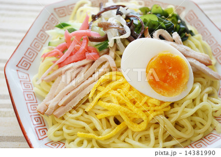 冷やし中華　俯瞰　クローズアップ 14381990