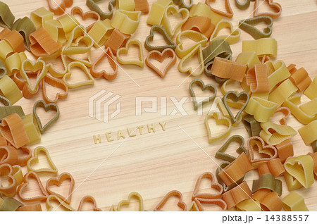 ハートパスタの枠にhealthyの文字　左下斜め 14388557