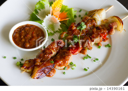 Grilled meat and vegetables 14390161