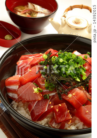 まぐろ丼 海鮮丼 まぐろ丼 海鮮丼 14392015