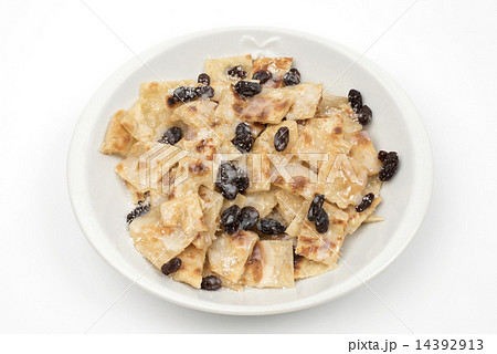 Indian roti with rasin and sweet sauce 14392913