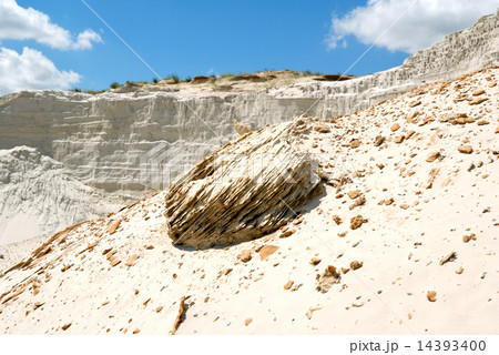 Sculptures from sand 14393400