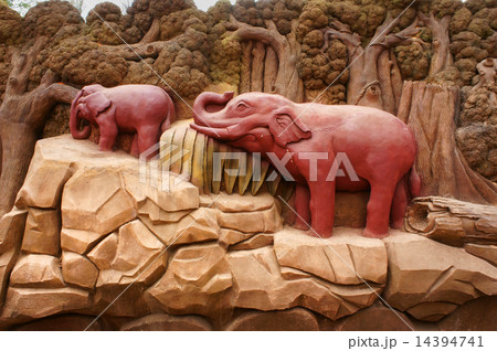 Dalat, Vietnam tourism, sculpture tunnel 14394741