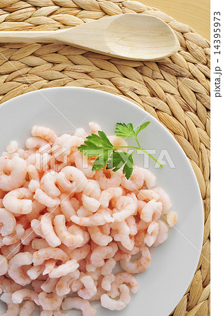 shelled raw shrimps shelled raw shrimps 14395973