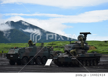NBC偵察車 & スカイシューター ( 87式自走高射機関砲 ) 2015年 富士総合火力演習 NBC偵察車 & スカイシューター ( 87式自走高射機関砲 ) 2015年 富士総合火力演習 14402414