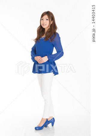 20代の若い女性 20代の若い女性 14403415