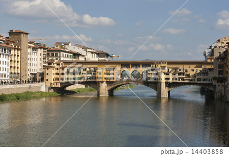 Bridge Ponte Vecchio in Florence Bridge Ponte Vecchio in Florence 14403858