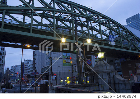 明け方の秋葉原、線路下 明け方の秋葉原、線路下 14403974