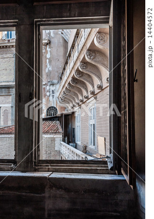 window 14404572