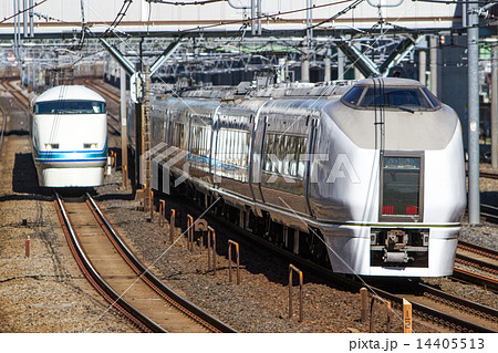 東武鉄道　スペーシアとJR東日本651系のすれ違い 14405513