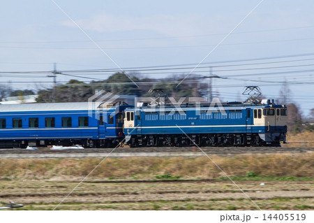 JR東日本 EF65-1107牽引の寝台客車 流し撮り JR東日本 EF65-1107牽引の寝台客車 流し撮り 14405519
