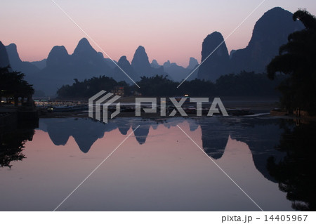 中国　桂林の夕暮れ 14405967
