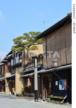 京都上七軒の街並み 京都上七軒の街並み 14409041