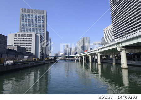 大阪のビル街 14409293