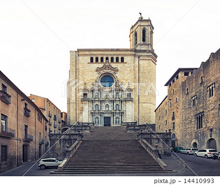 Catedral de Santa Maria Gerona, front view 14410993