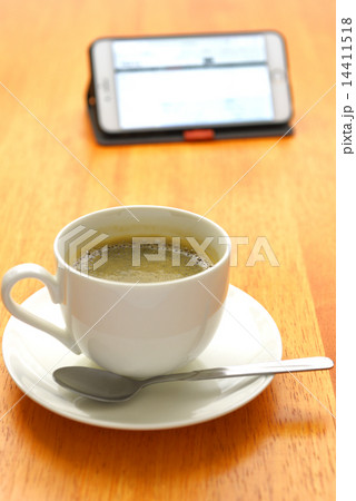 コーヒーとスマホ コーヒーとスマホ 14411518