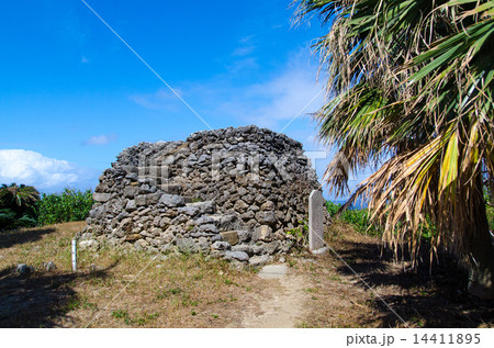 沖縄県　鳩間島　物見台 14411895