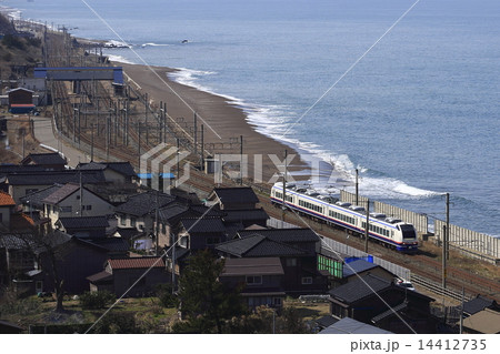 信越本線と米山駅 14412735