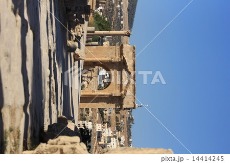 ヨルダンジェラシュ北門(north gate in Jerash, Jordan) 14414245
