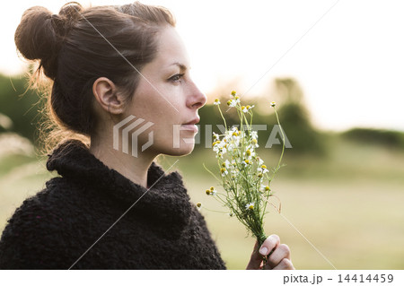 Beautiful girl with the flower Beautiful girl with the flower 14414459