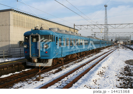 北陸本線の急行型電車475系 14415368