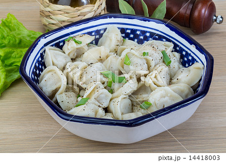 Boiled russian dumplings 14418003