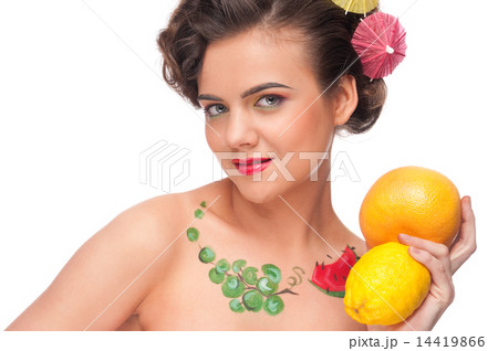 Close up portrait of beauty woman with lemon and grapefruit Close up portrait of beauty woman with lemon and grapefruit 14419866
