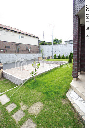 住宅　戸建て　専用庭　カースペース3台分　イメージ 14454762