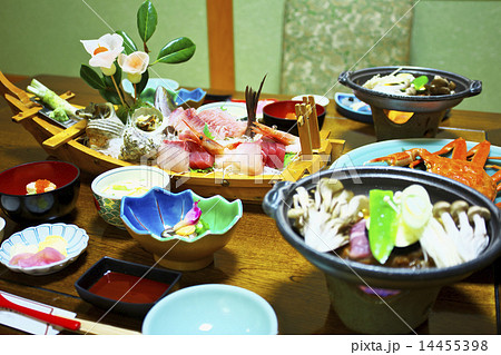 伊豆の旅館の夕食 伊豆の旅館の夕食 14455398