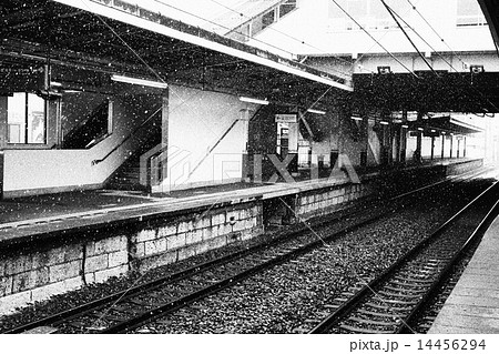 雪の日の鶴ヶ島駅 14456294