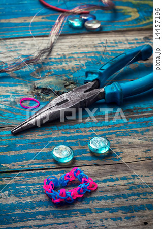 crafts with beads 14457196