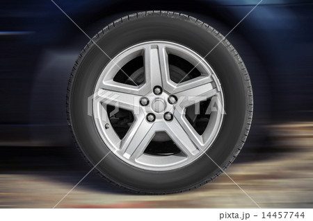 Modern automotive wheel on light alloy disc 14457744