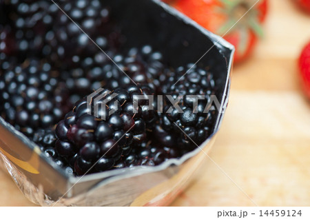 Fresh ripe blackberries Fresh ripe blackberries 14459124