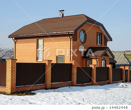 Modern two-storey red brick cottage Modern two-storey red brick cottage 14462448