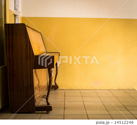 Piano with Copyspace Piano with Copyspace 14512246