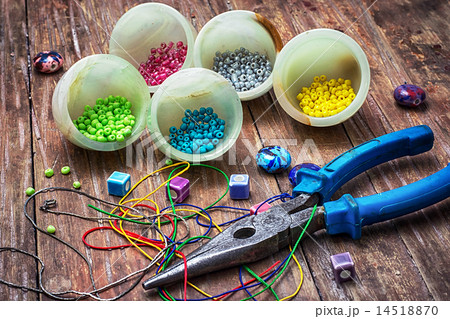 crafts with beads 14518870