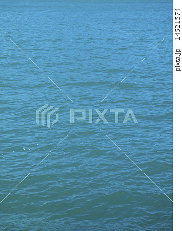 水面の揺らめき（支笏湖　エメラルドグリーン） 14521574
