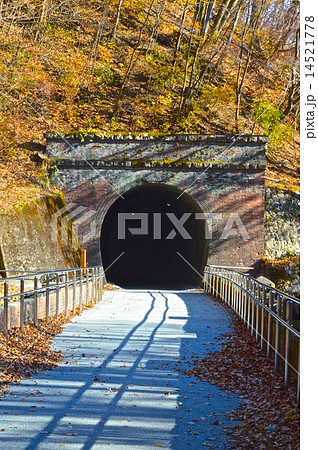 碓氷峠鉄道施設のトンネル（群馬県安中市松井田町） 14521778