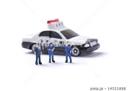 パトロールしている警察官 パトロールしている警察官 14521898