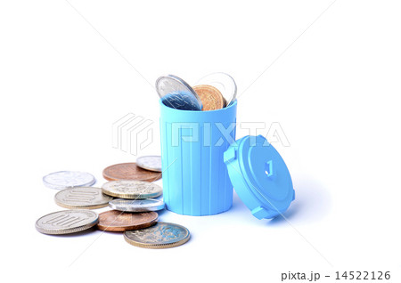 ゴミ箱に捨てられたお金 ゴミ箱に捨てられたお金 14522126