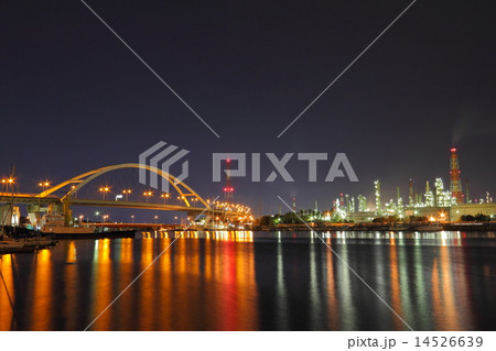 阪神高速と堺泉北臨海工業地帯 14526639