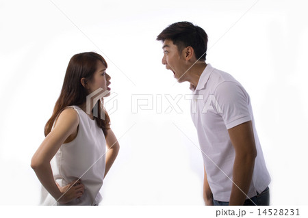 Young Couple quarrelling 14528231
