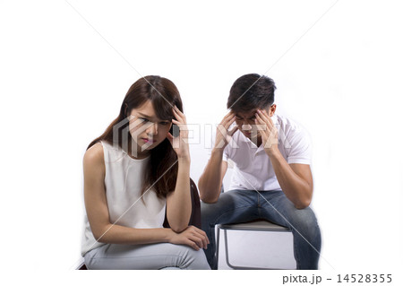 Young couple stressed 14528355