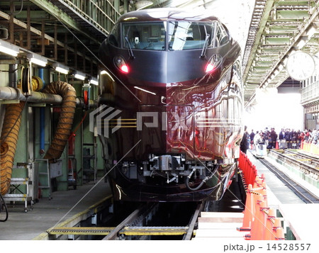 車庫に入ったお召し列車 14528557