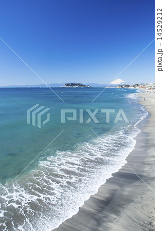 七里ケ浜の富士山と江ノ島 七里ケ浜の富士山と江ノ島 14529212