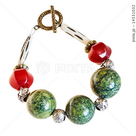 bracelet from red jade and green serpentine stones 14531032