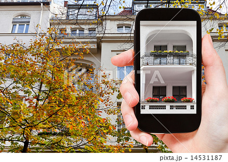 tourist photographs urban house Berlin in autumn tourist photographs urban house Berlin in autumn 14531187