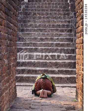 タイの民族衣装と遺跡 14536394