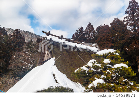 雪のかやぶき屋根 雪のかやぶき屋根 14539971