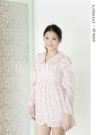 若い女性 若い女性 14540673